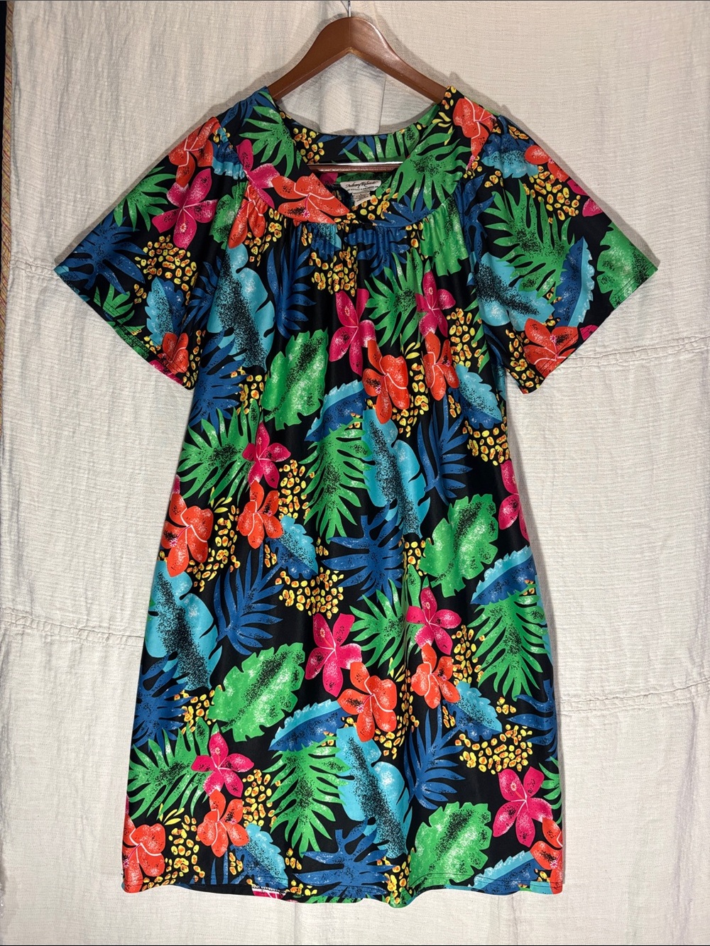 VTG Anthony Richards Black Tropical Floral Muumuu Short Sleeve Lounge Housedress